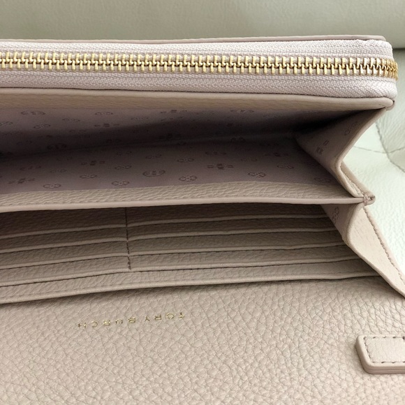 Tory Burch Bombe Flat Wallet Crossbody Light Oak - Picture 6 of 8